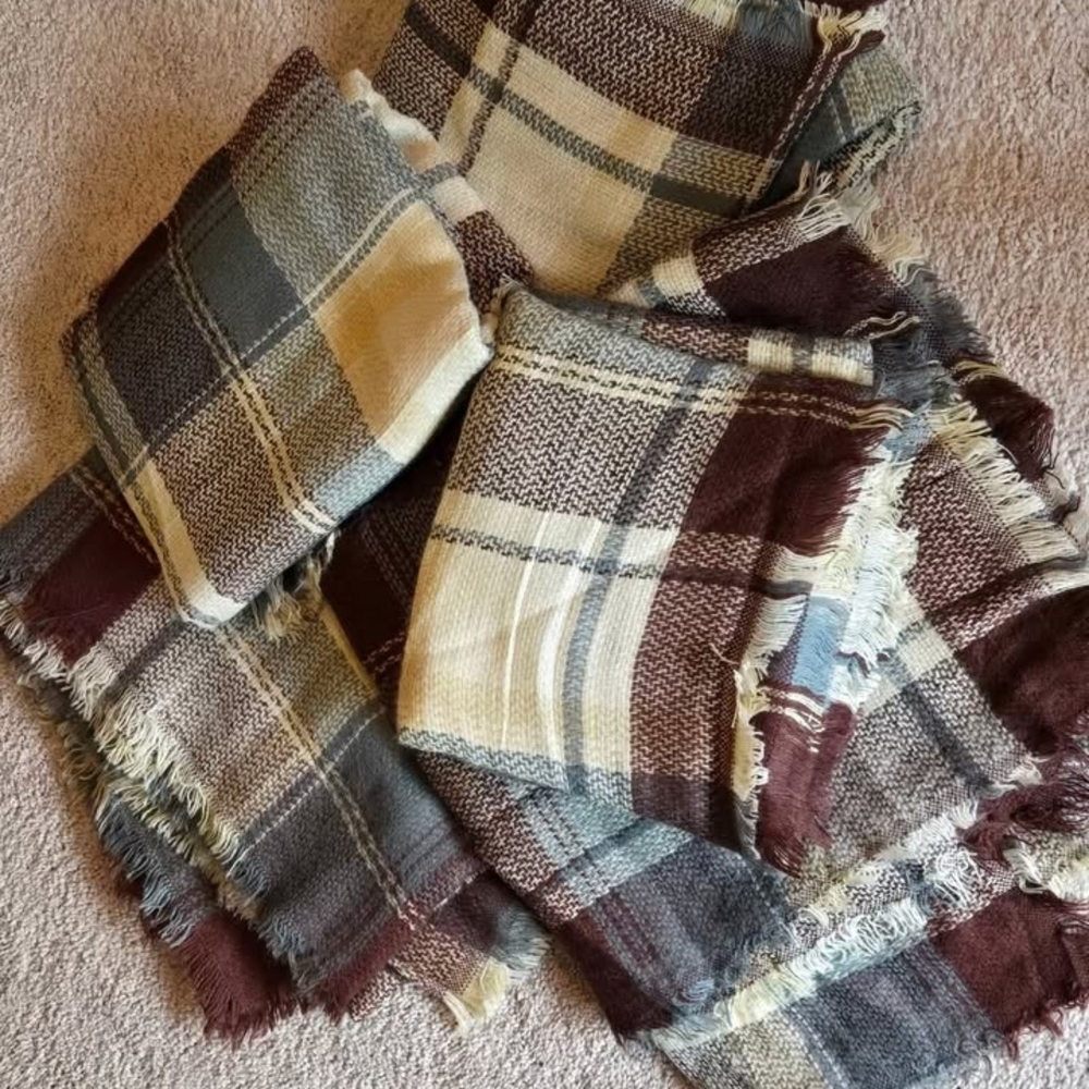 Plaid Fringed Scarf